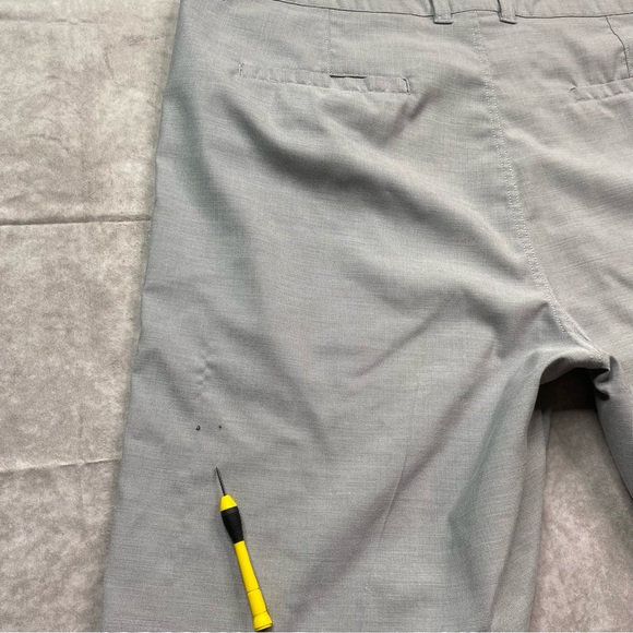 Travis Mathew Shorts Men's 40 Gray Golf Chino Stretch Flat Front Casual - Picture 11 of 14